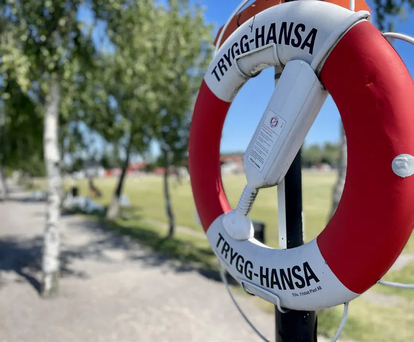 Livboj vid vattnet i Trosa kommun